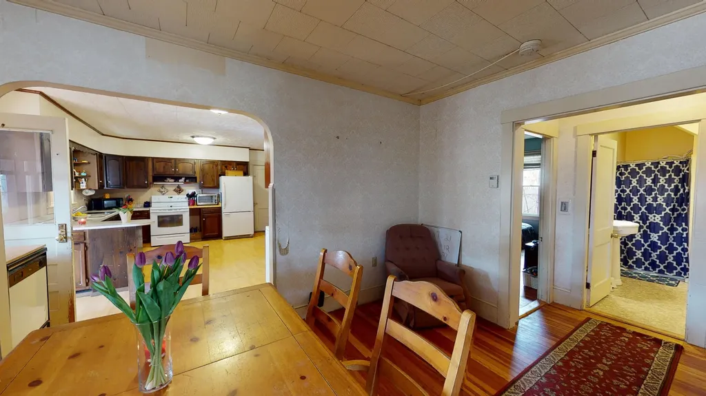 84 School Street Waldoboro ME 04572