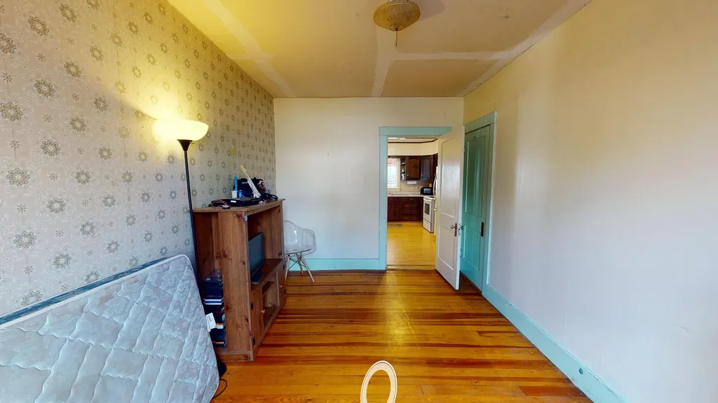 84 School Street Waldoboro ME 04572