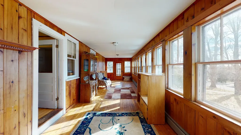 84 School Street Waldoboro ME 04572
