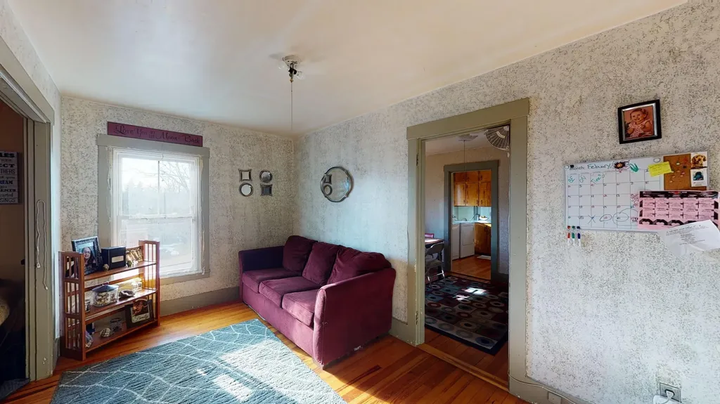 84 School Street Waldoboro ME 04572