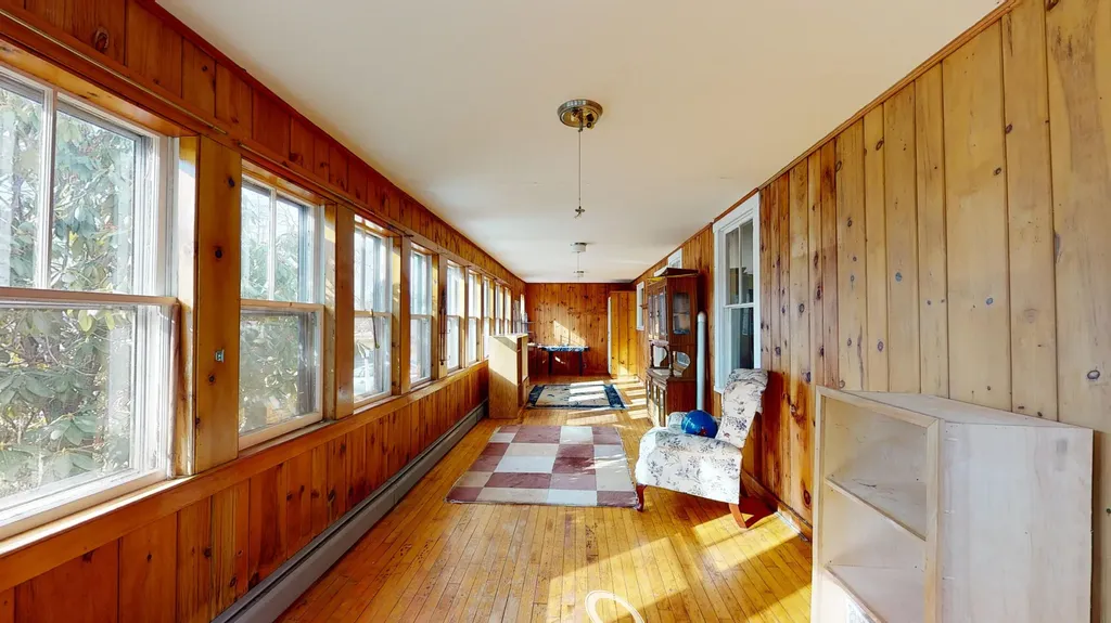 84 School Street Waldoboro ME 04572