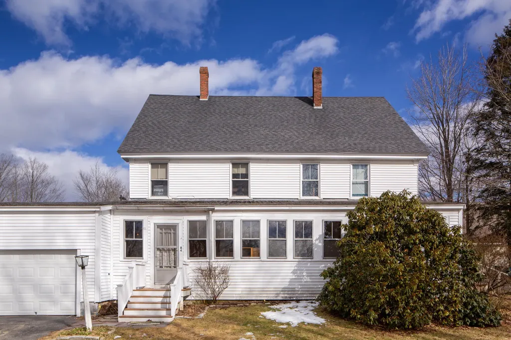 84 School Street Waldoboro ME 04572