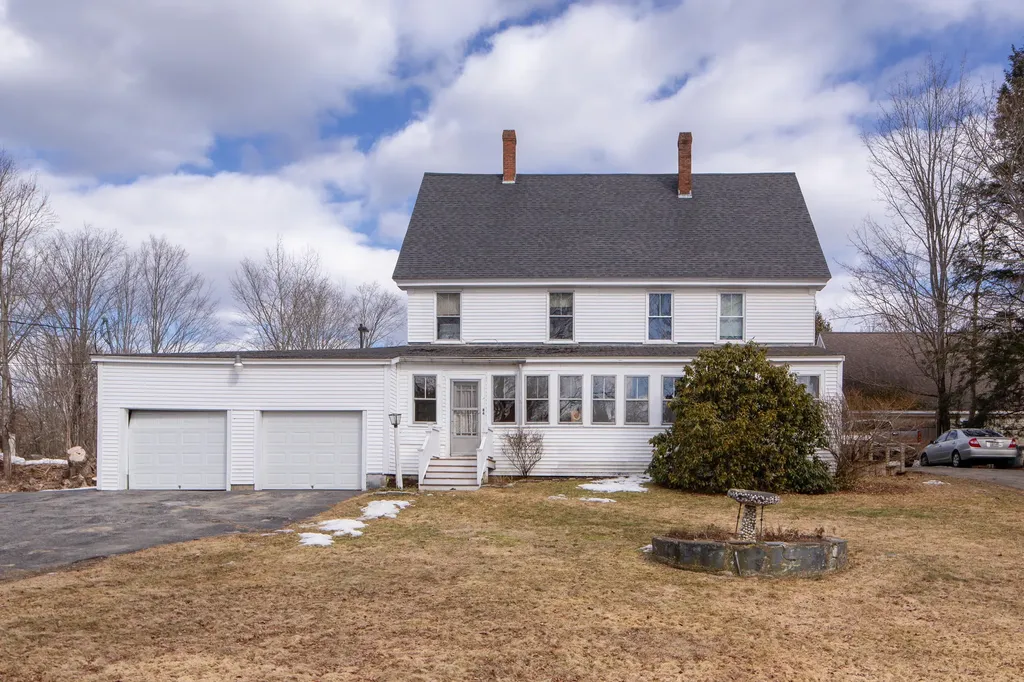 84 School Street Waldoboro ME 04572