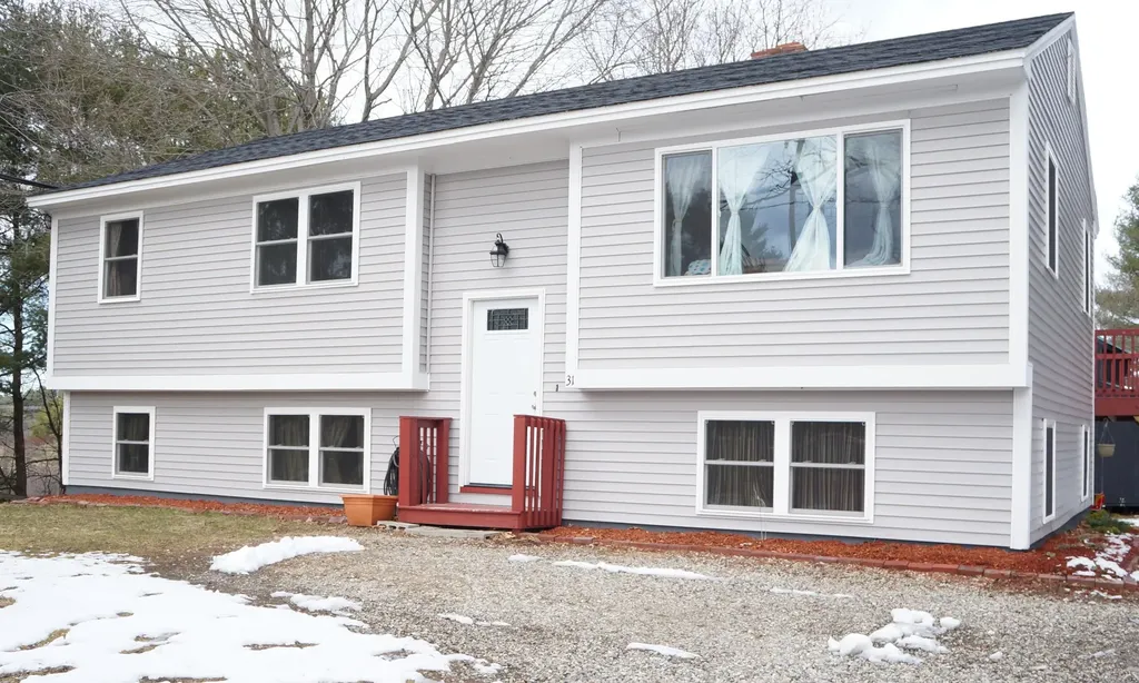 31 River Road Windham ME 04062