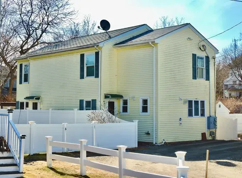 10 Greene Lane York ME 03909