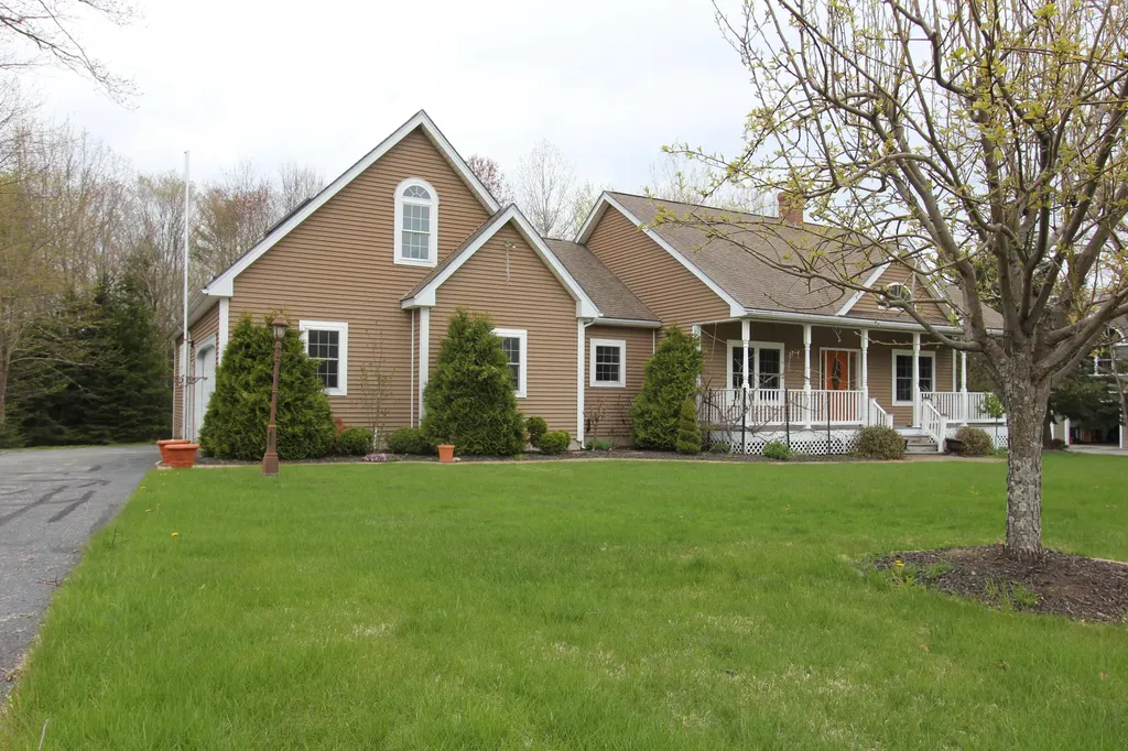 48 Waters Edge Drive Lewiston ME 04240