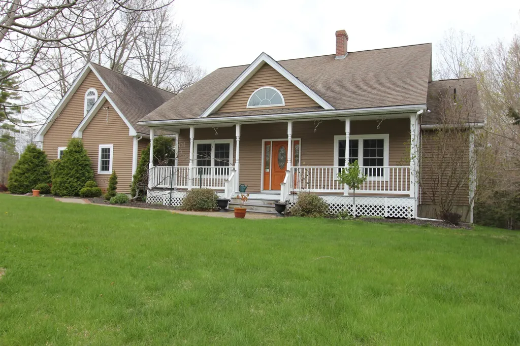 48 Waters Edge Drive Lewiston ME 04240