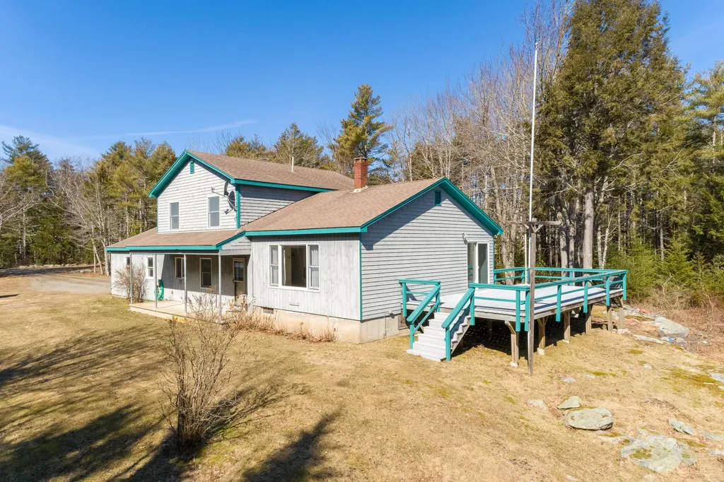 13 Luces Mountain Road Bristol ME 04539