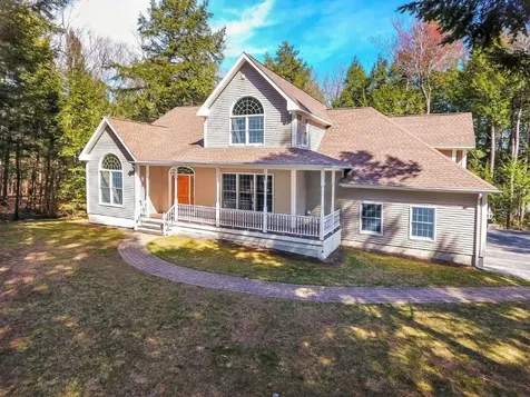 530 Point Drive Mount Vernon ME 04352