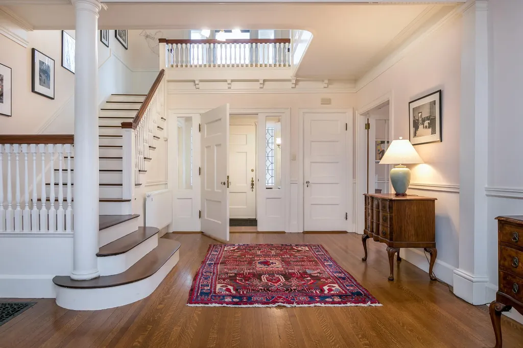 18 Neal Street Portland ME 04102