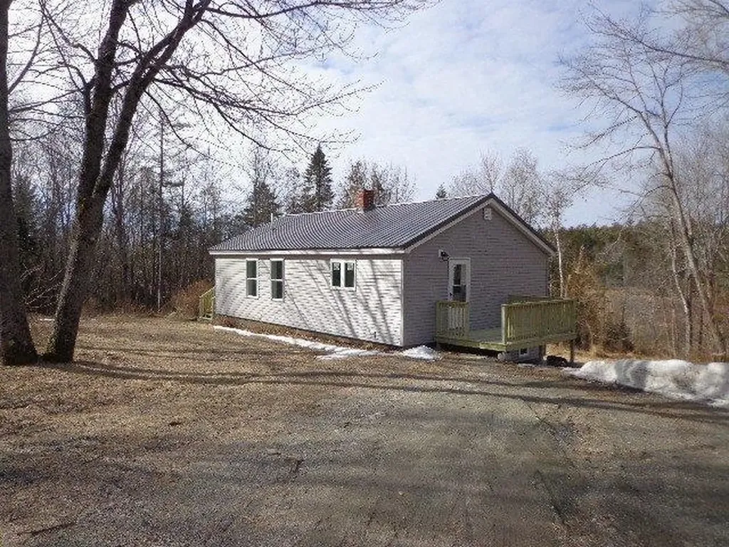 391 Front Ridge Road Penobscot ME 04476