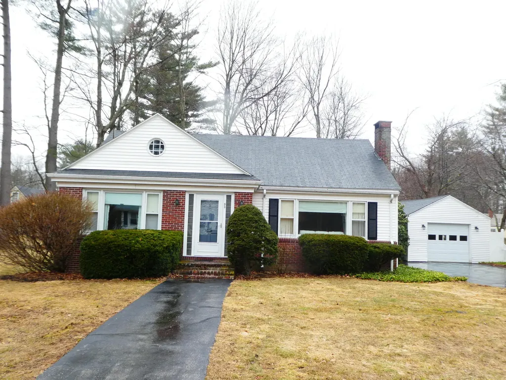 93 Oakland Avenue Westbrook ME 04092