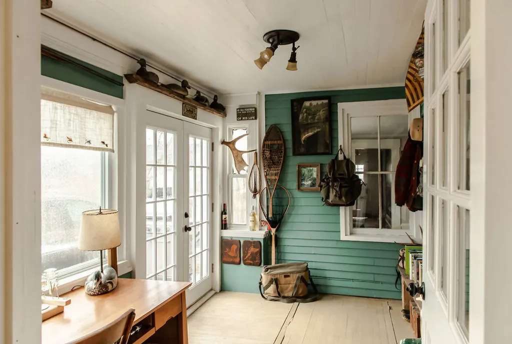 40 Parsonage Street Winterport ME 04496