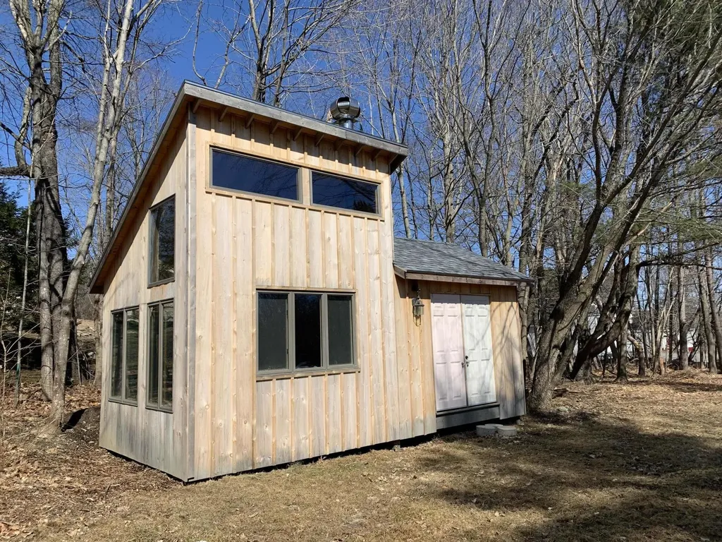 40 Parsonage Street Winterport ME 04496