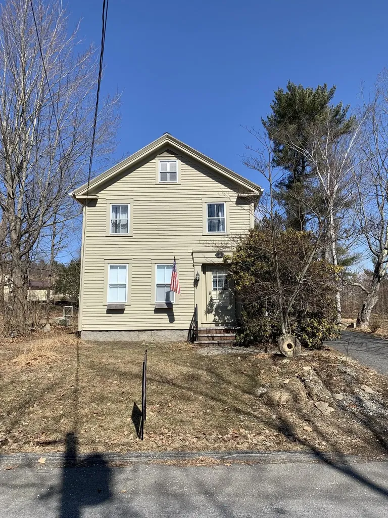 40 Parsonage Street Winterport ME 04496