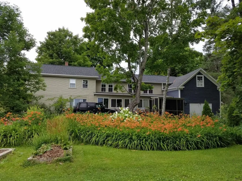 40 Parsonage Street Winterport ME 04496