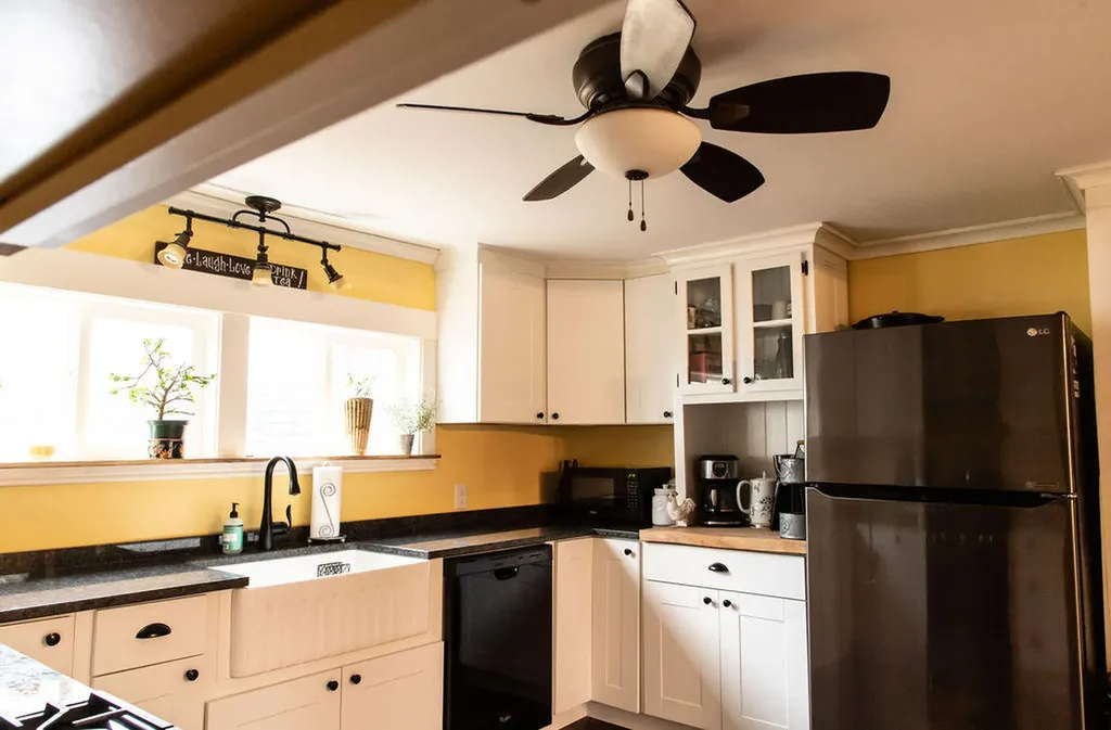 40 Parsonage Street Winterport ME 04496
