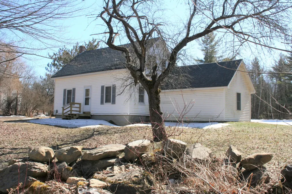 1970 Pushaw Road Glenburn ME 04401