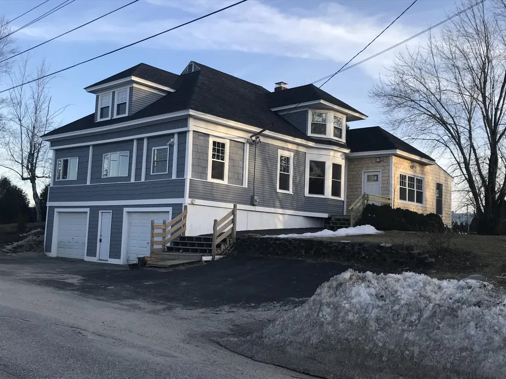 17 Xivray Street Auburn ME 04210
