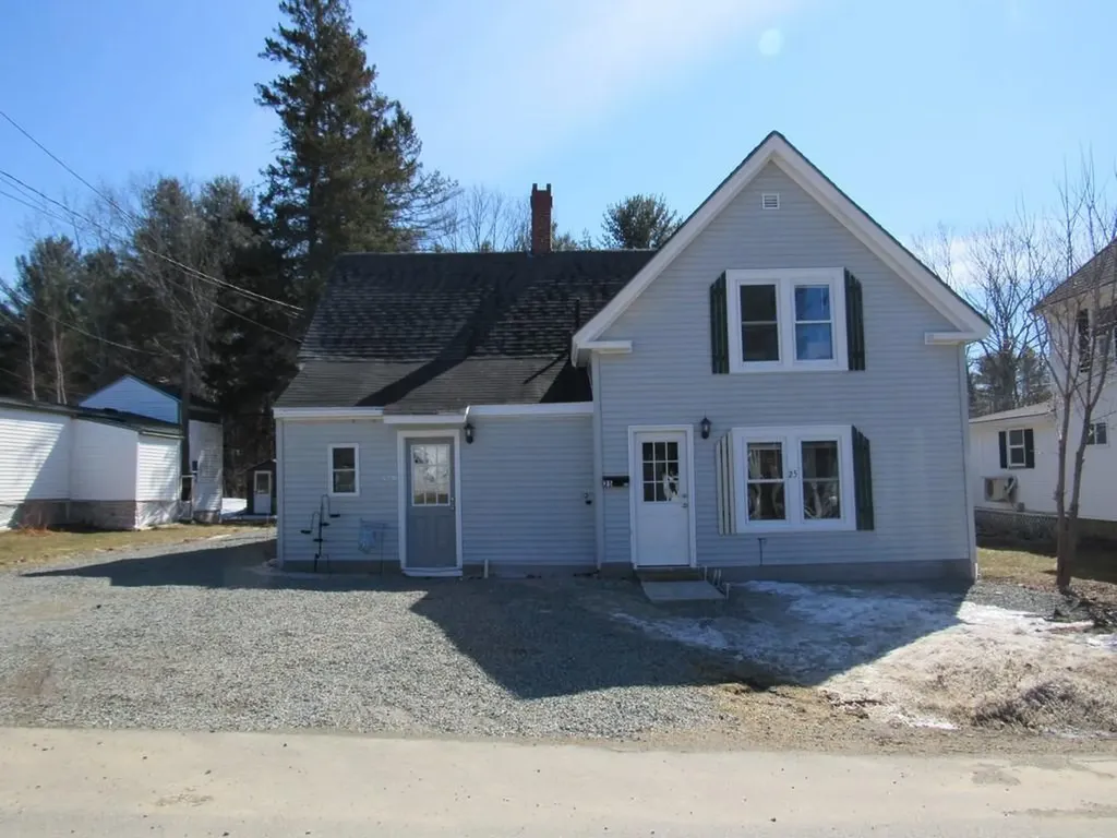 25 Highland Avenue Newport ME 04953