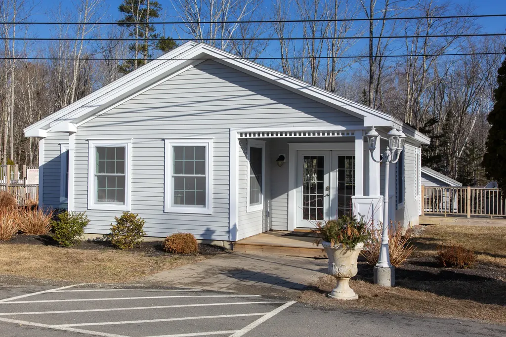 24 Cabana Drive Rockport ME 04856