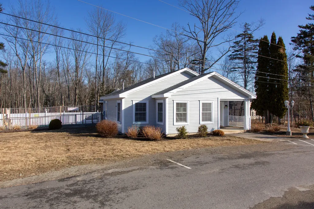 24 Cabana Drive Rockport ME 04856