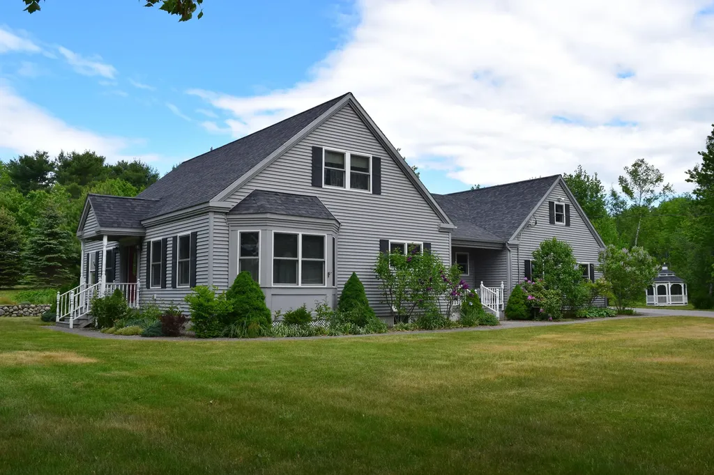 10 Moore Farm Circle E Ellsworth ME 04605