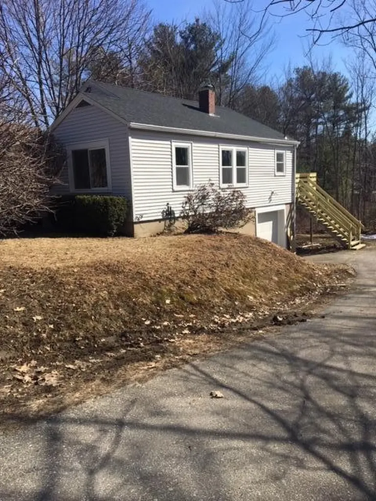 102 Old Brunswick Road Gardiner ME 04345