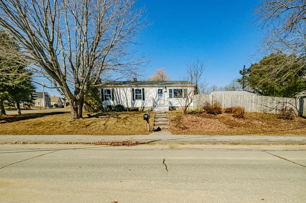 81 Hyler Street Thomaston ME 04861