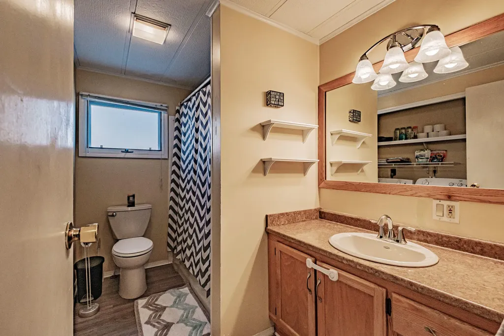 81 Hyler Street Thomaston ME 04861