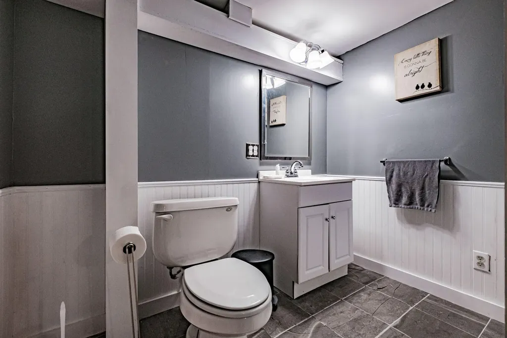 81 Hyler Street Thomaston ME 04861
