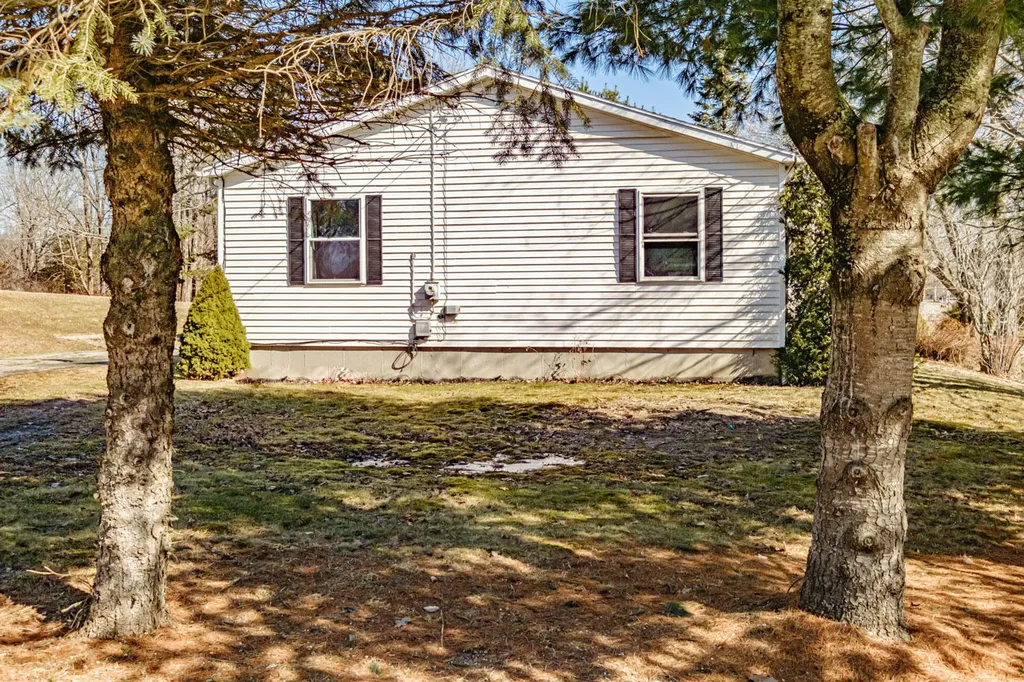 81 Hyler Street Thomaston ME 04861