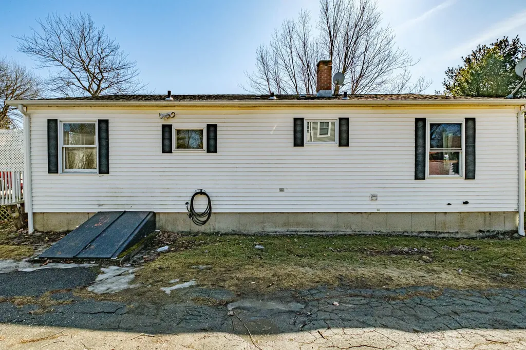 81 Hyler Street Thomaston ME 04861