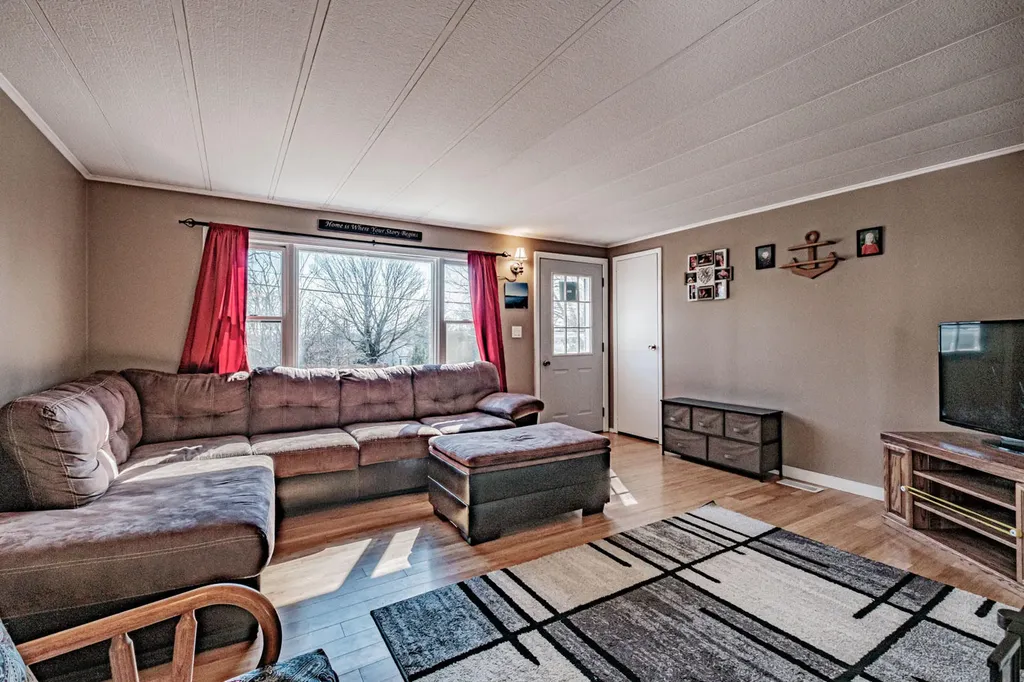 81 Hyler Street Thomaston ME 04861