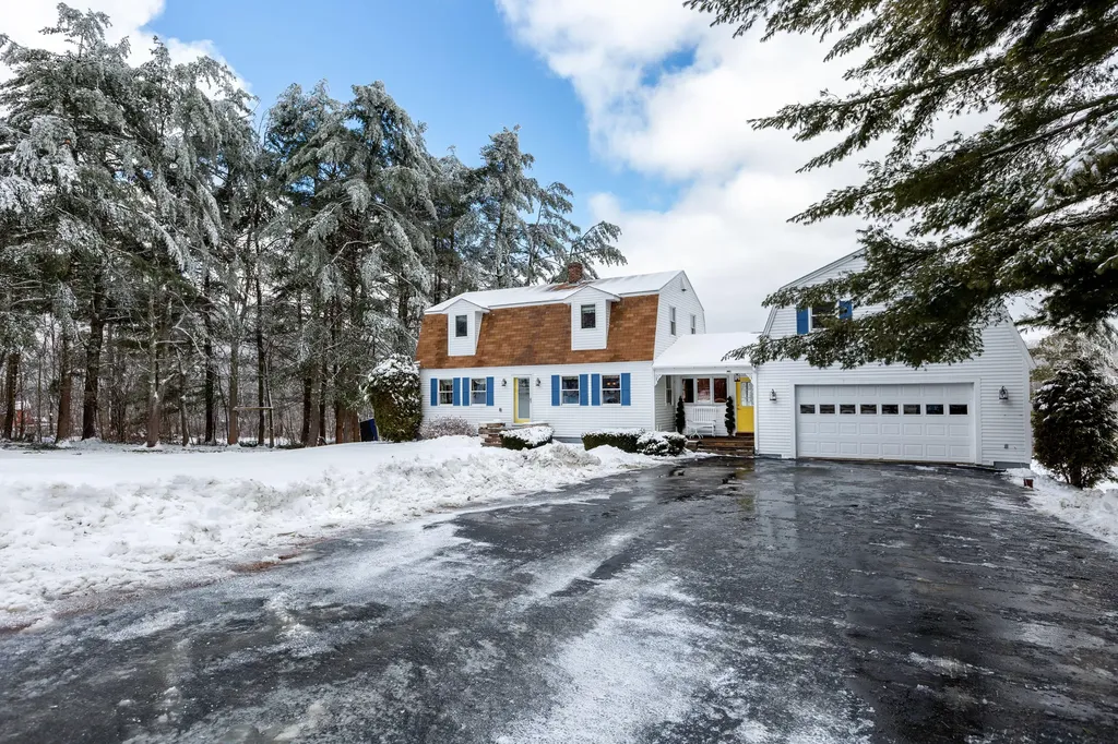 349 Birch Point Road Wiscasset ME 04578