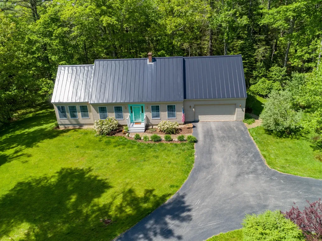 5 Howard Lane Wiscasset ME 04578