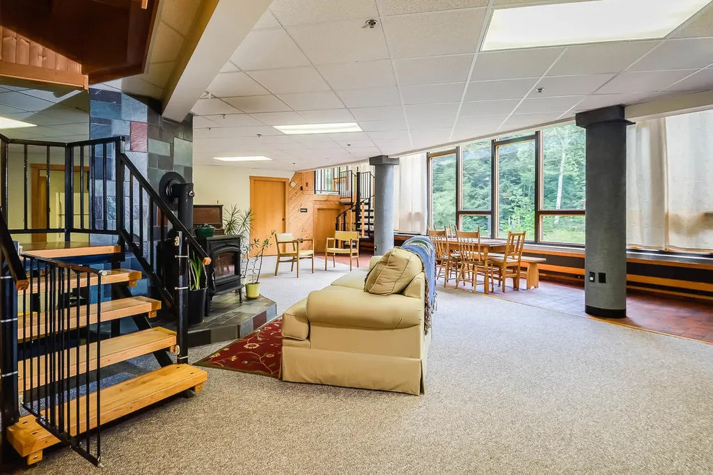 27 Scotts Drive Buxton ME 04093