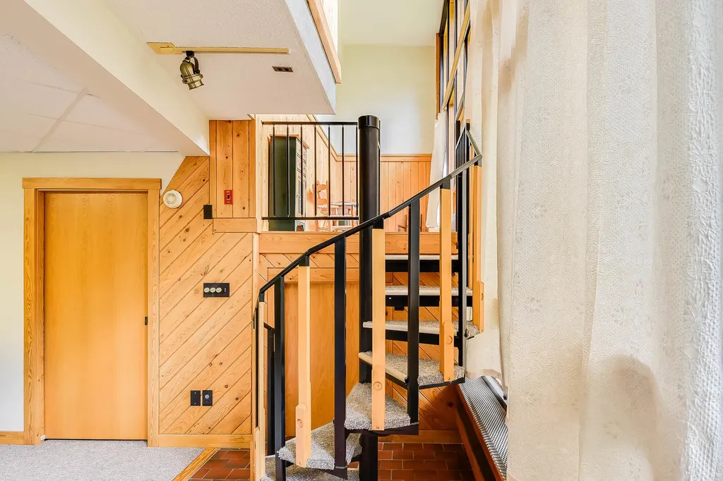 27 Scotts Drive Buxton ME 04093