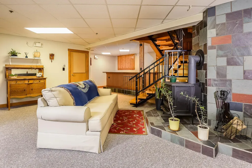 27 Scotts Drive Buxton ME 04093
