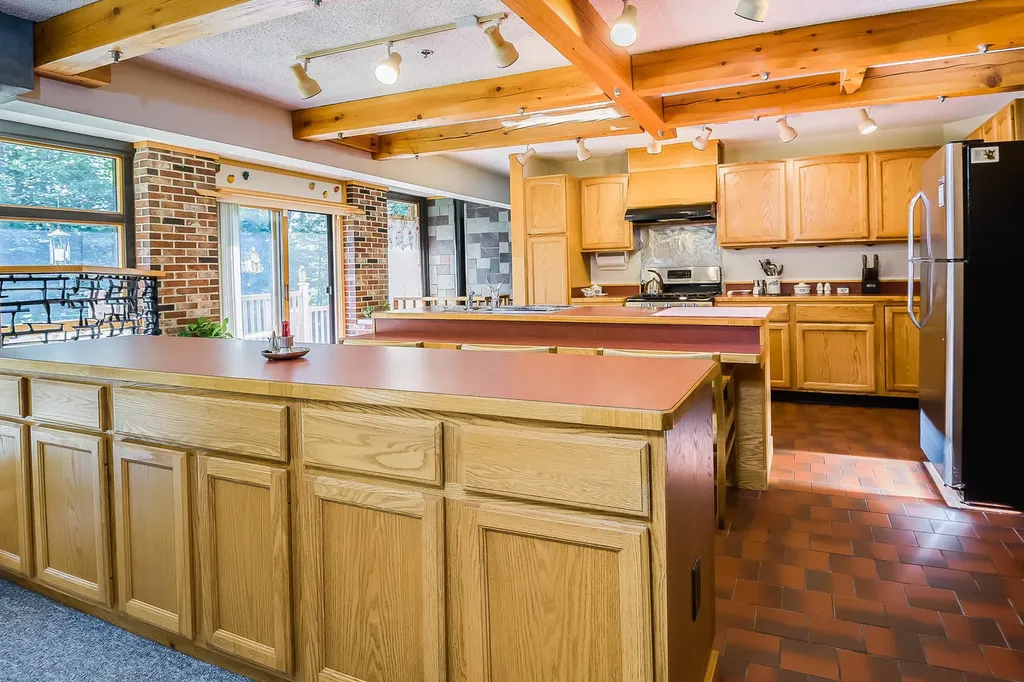 27 Scotts Drive Buxton ME 04093