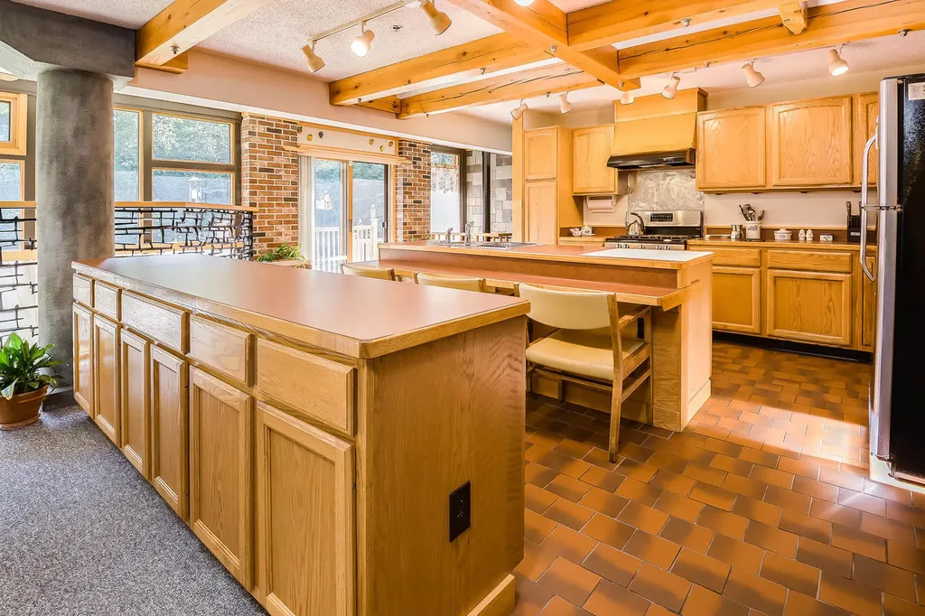 27 Scotts Drive Buxton ME 04093