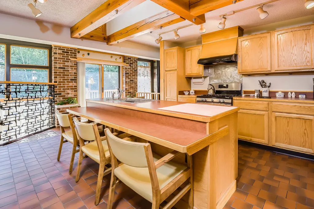 27 Scotts Drive Buxton ME 04093