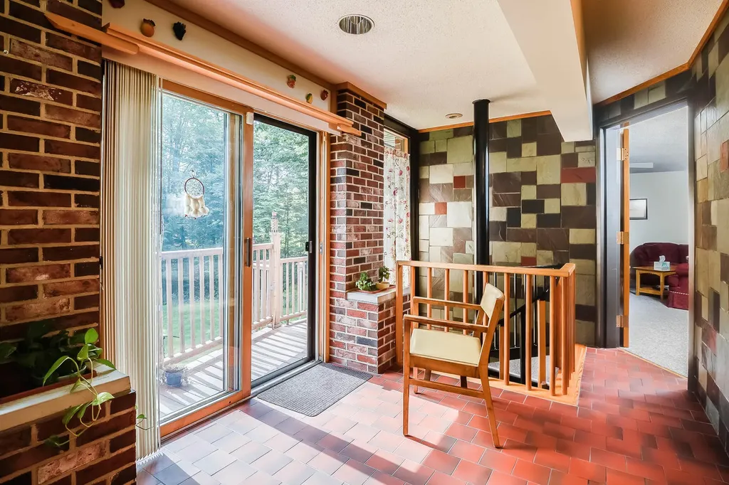 27 Scotts Drive Buxton ME 04093