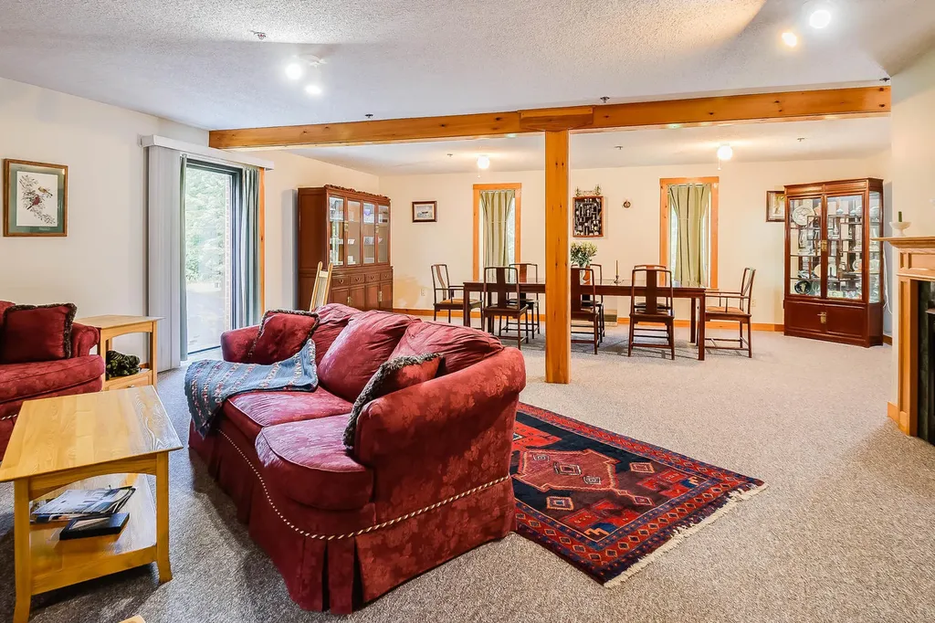 27 Scotts Drive Buxton ME 04093