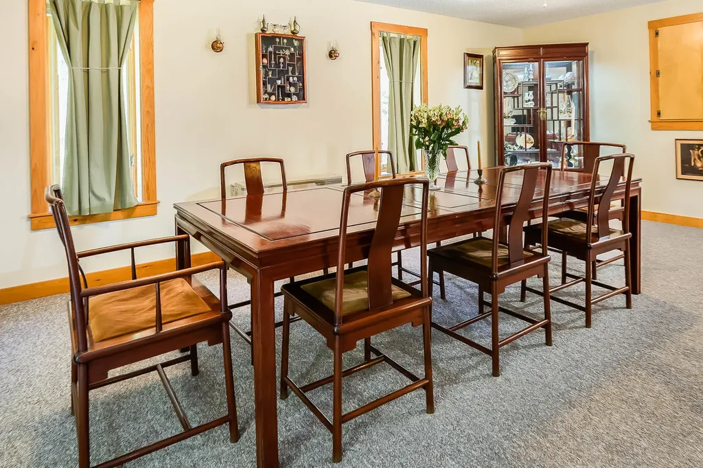 27 Scotts Drive Buxton ME 04093