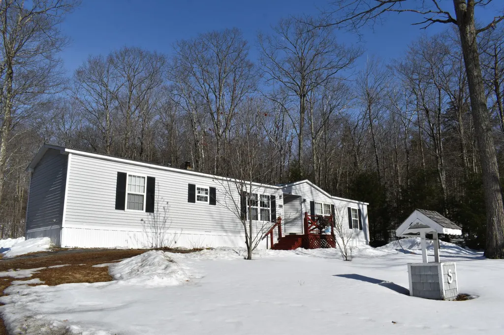 603 Route 133 Winthrop ME 04364