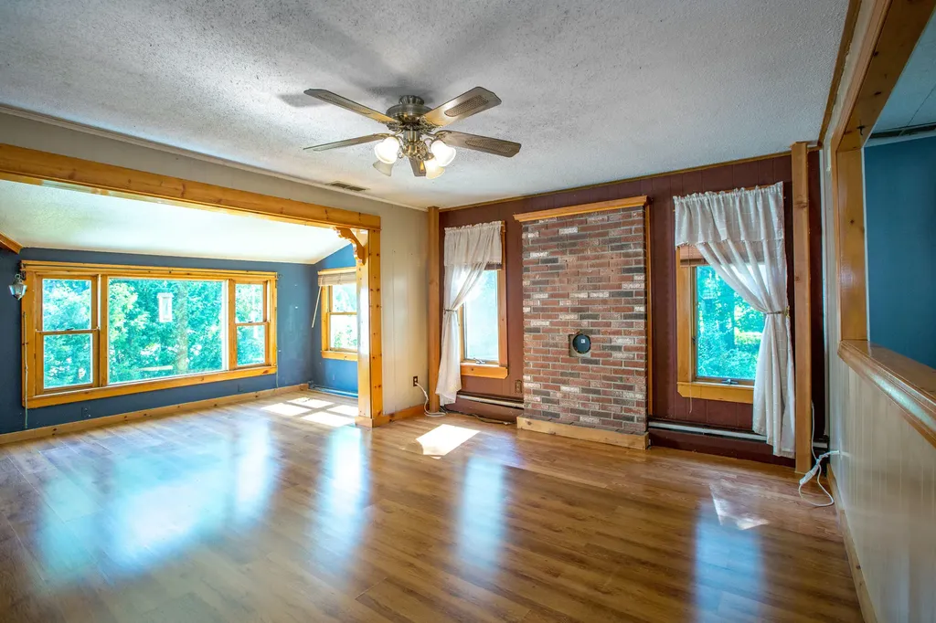 404 Lewiston Road Topsham ME 04086