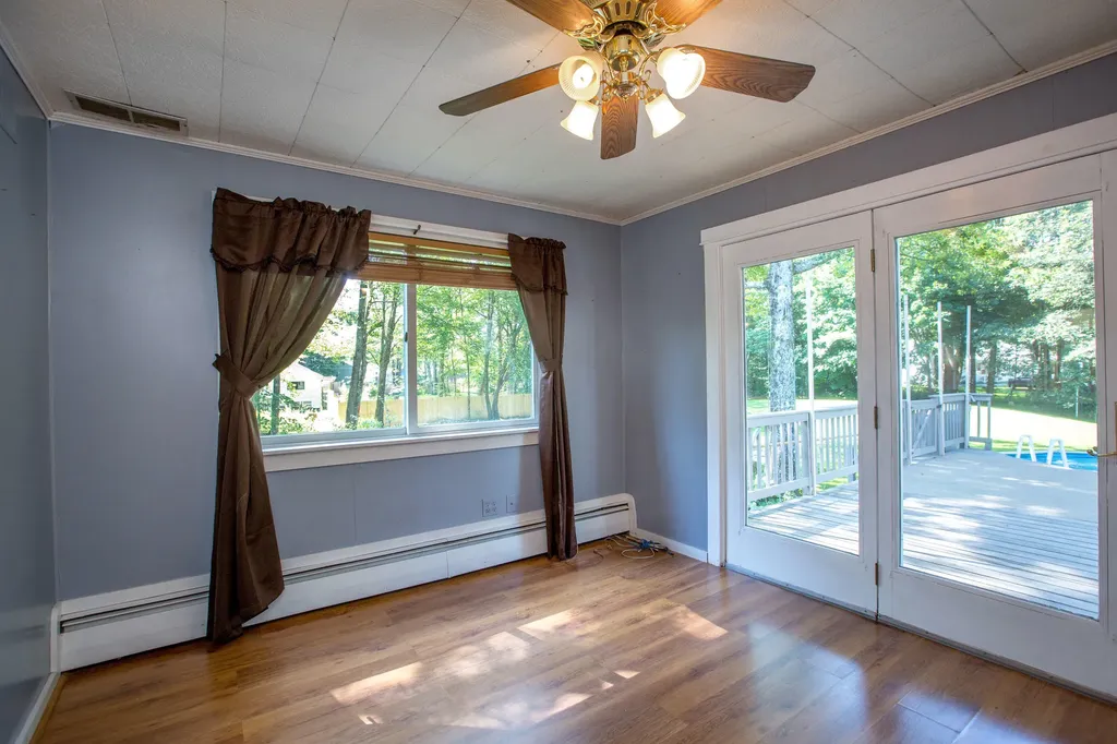 404 Lewiston Road Topsham ME 04086