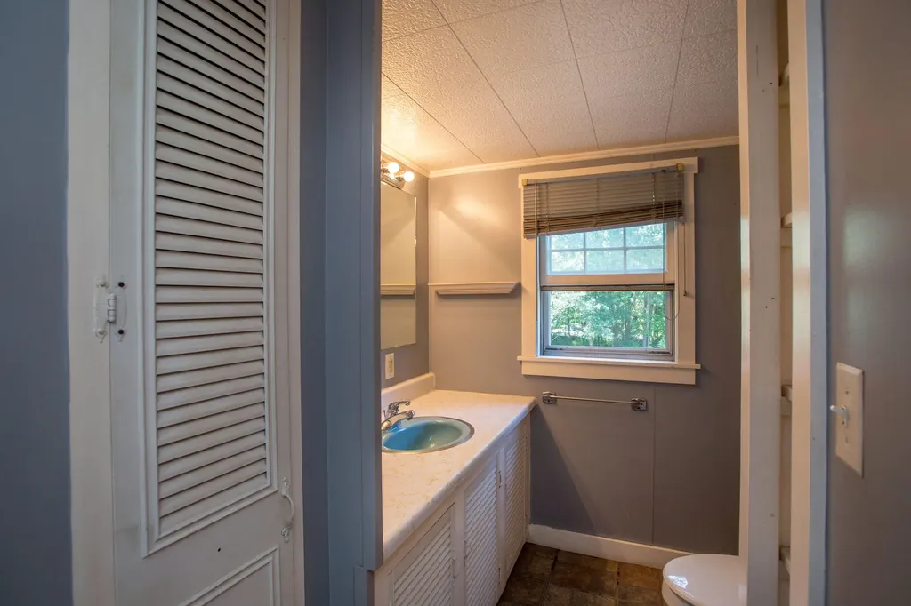 404 Lewiston Road Topsham ME 04086