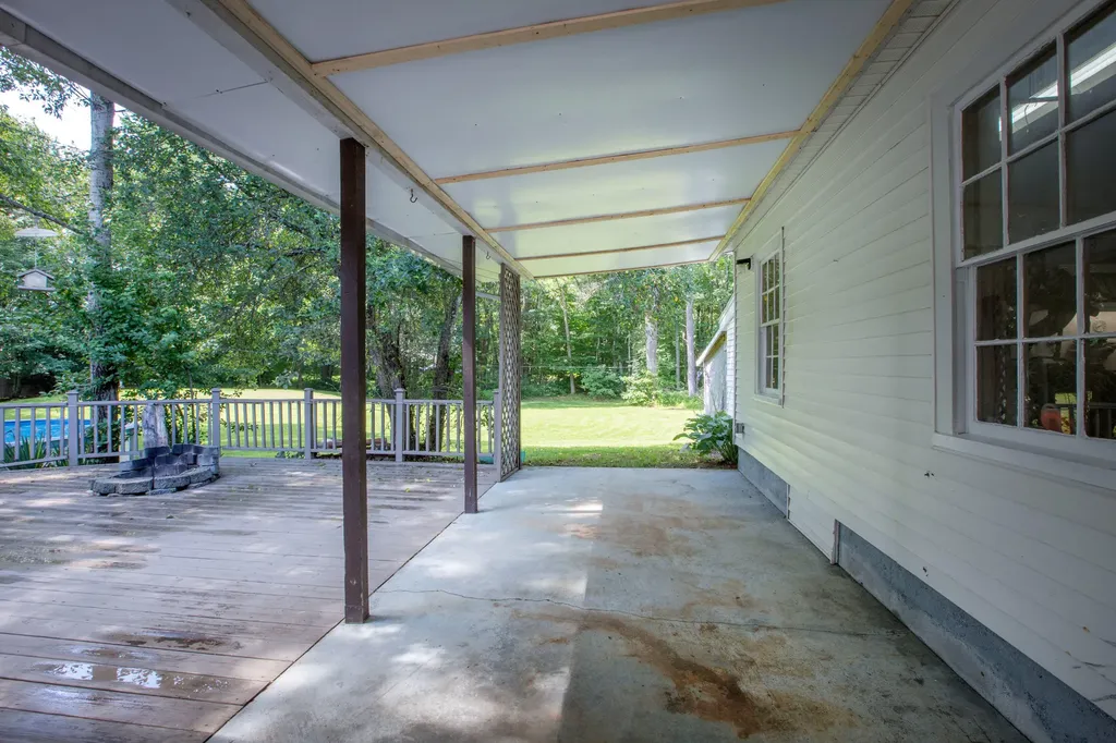 404 Lewiston Road Topsham ME 04086